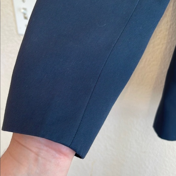 Navy Blue Tailored Blazer with Notched Lapels - Picture 4 of 8